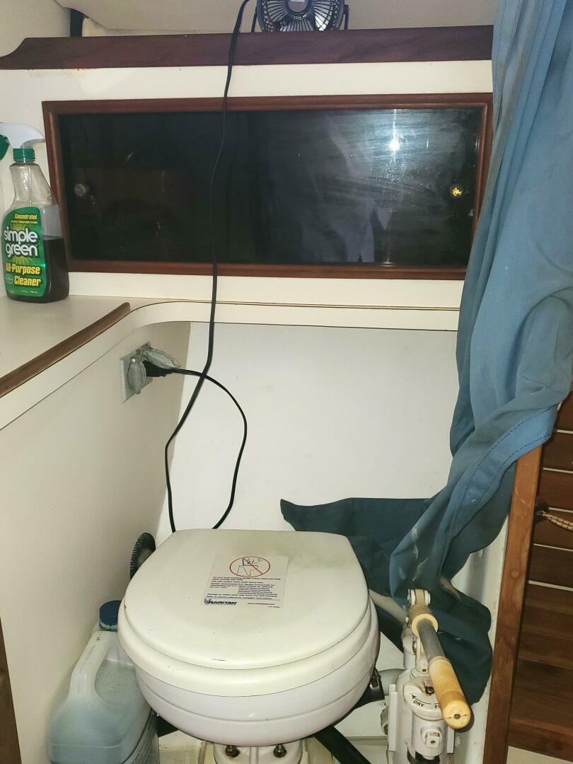 1987 Cape Dory 330