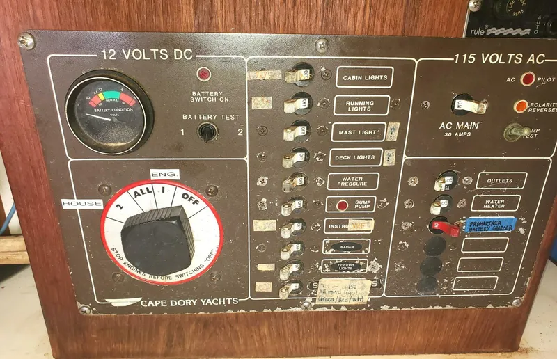 1987 Cape Dory 330