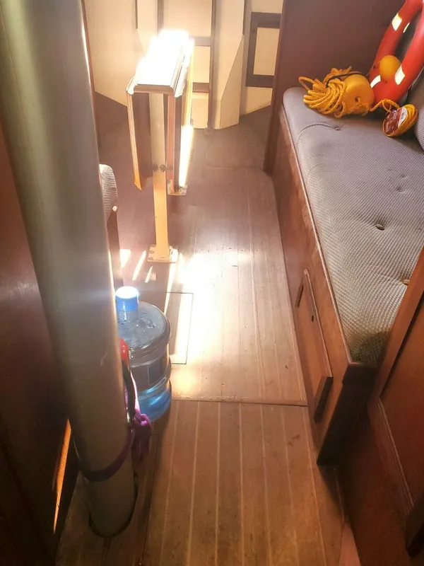 1987 Cape Dory 330