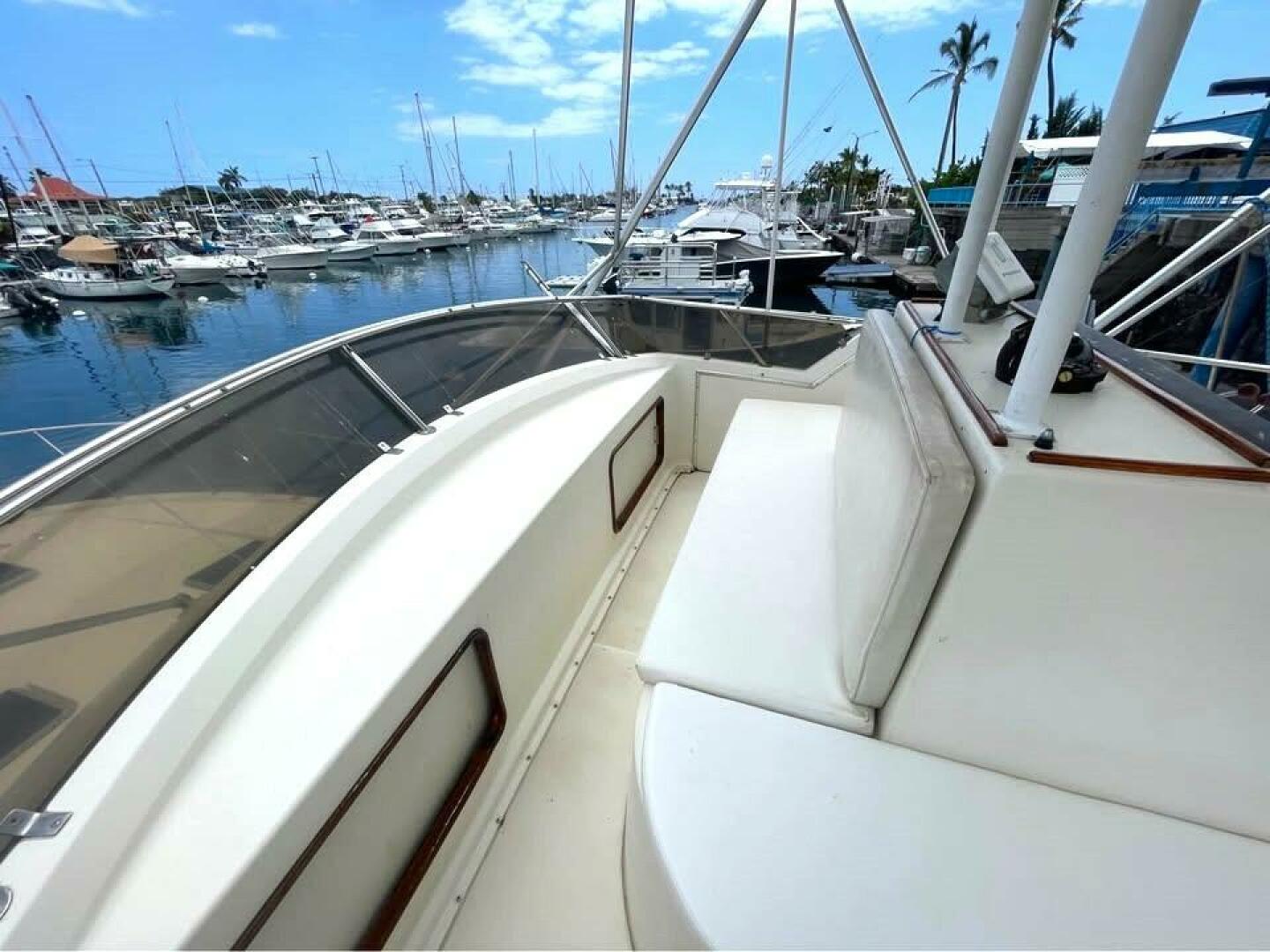 1986 Chris-Craft 422 COMMANDER