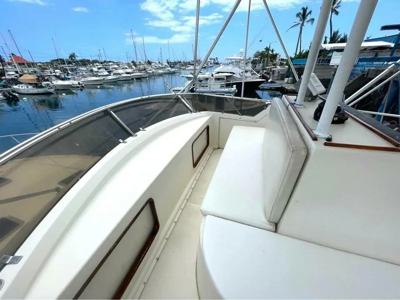 1986 Chris-Craft 422 COMMANDER