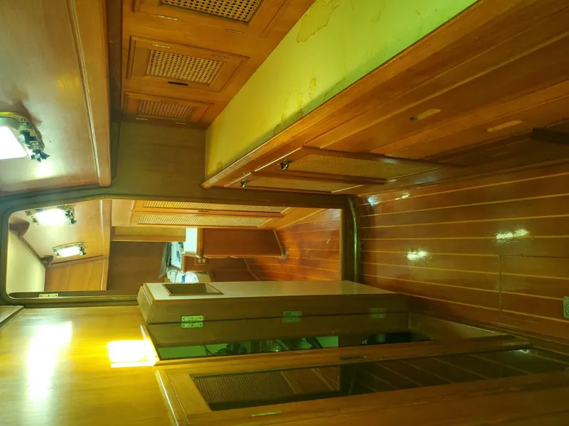 1987 Celestial Center Cockpit