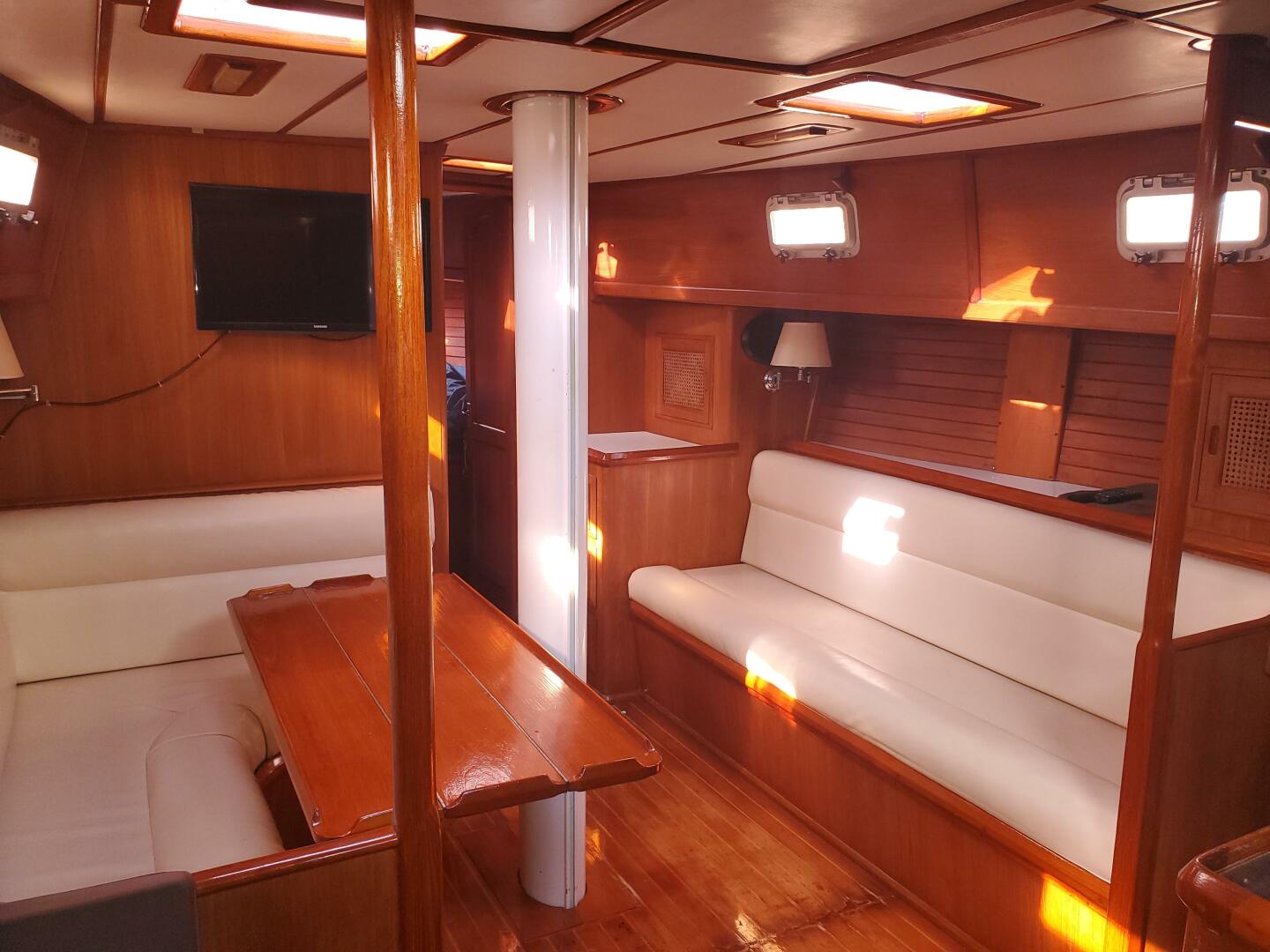 1987 Celestial Center Cockpit