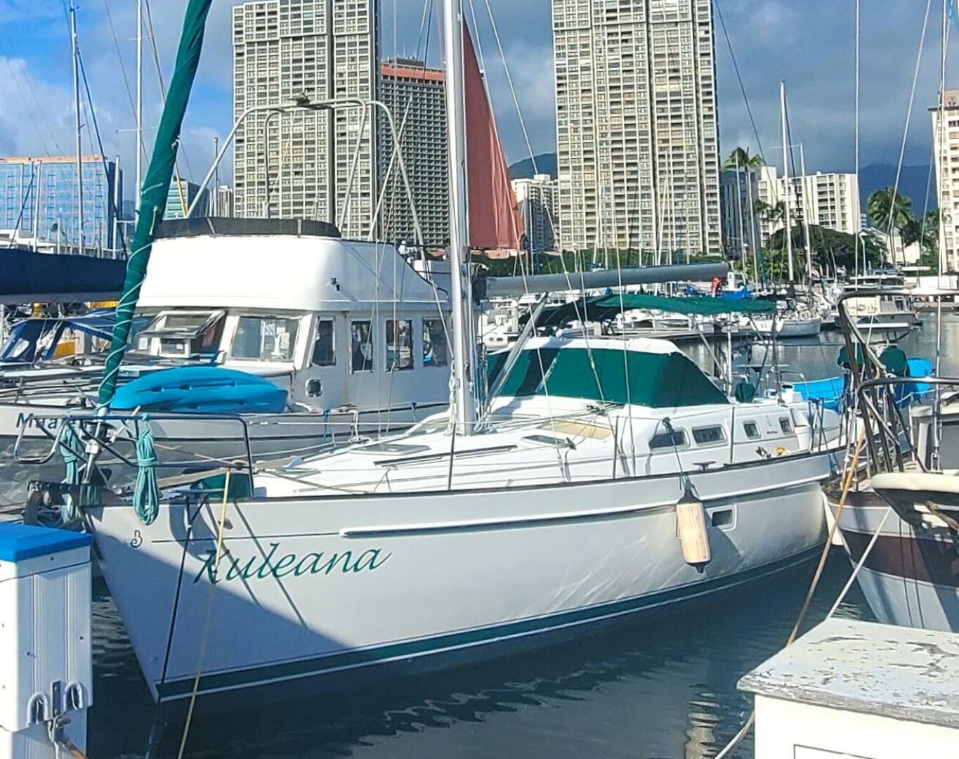 2003 Beneteau Center Cockpit