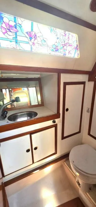 1986 Ta Chiao CT-38 AFT CABIN