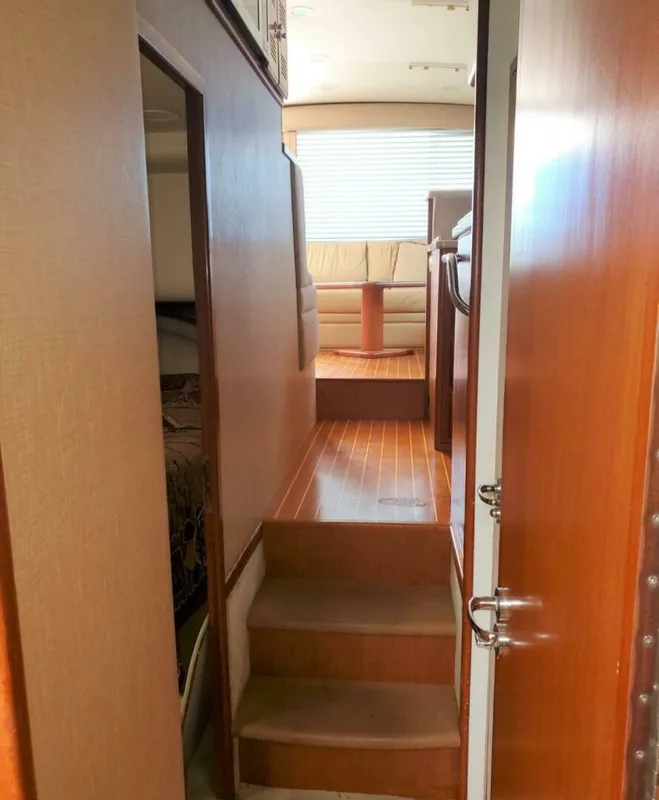 2003 Cabo Flybridge Sportfish