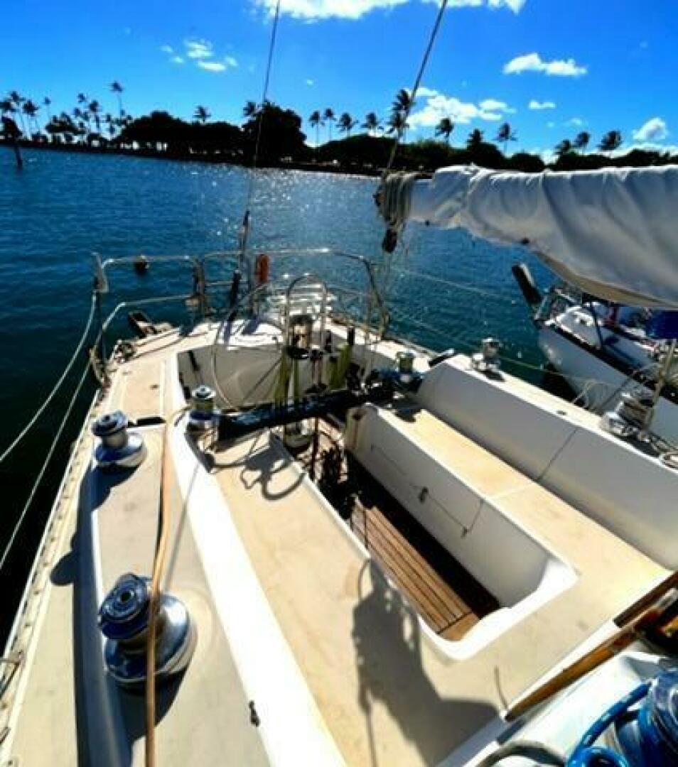 1986 J Boats Masthead Sloop