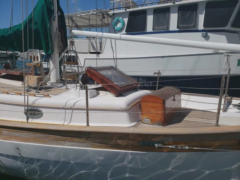 1984 Hans Christian 38t