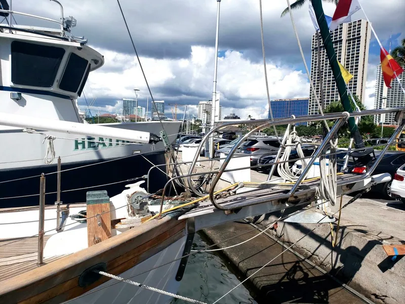 1984 Hans Christian 38t