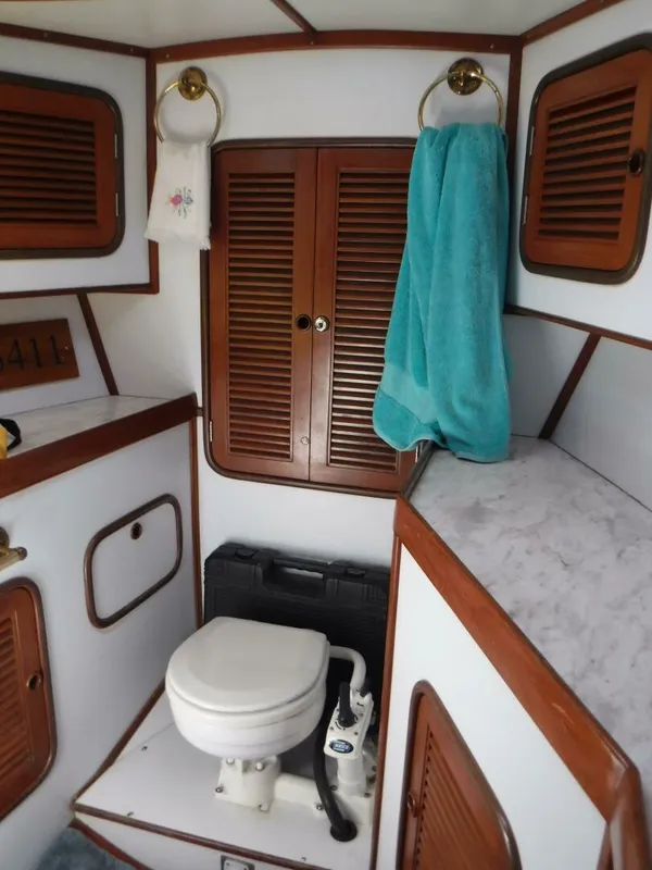 1998 Tayana 48 Center Cockpit