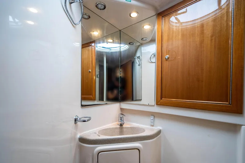 2007 Riviera 42' Flybridge Motoryacht
