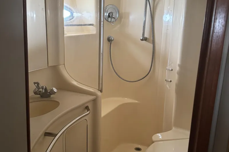 2001 Sea Ray 480 Sedan Bridge