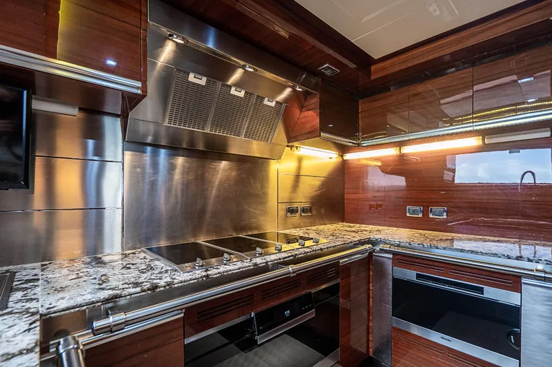 2011 Benetti 121