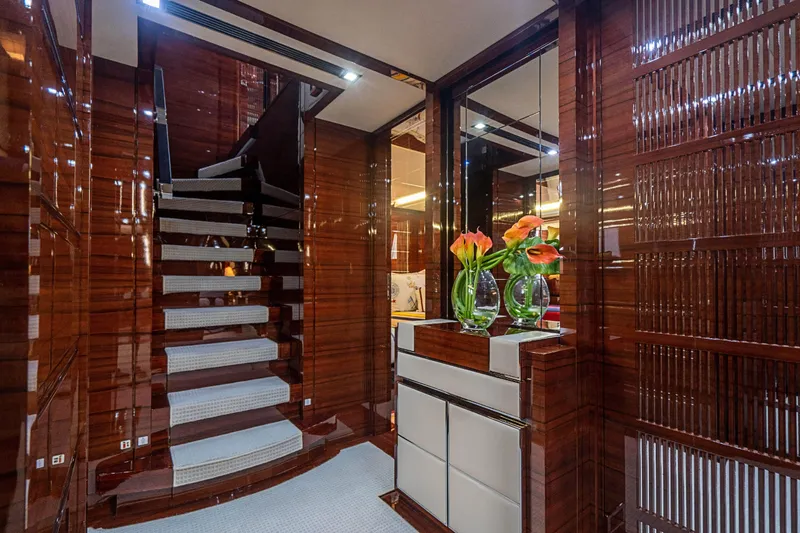 2011 Benetti 121