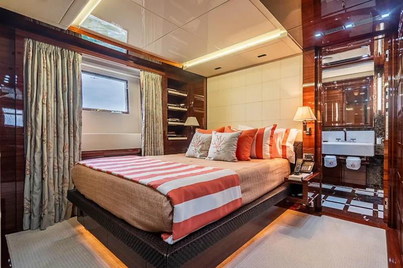 2011 Benetti 121