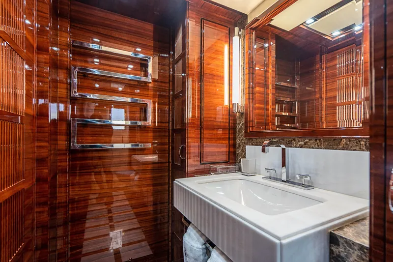 2011 Benetti 121