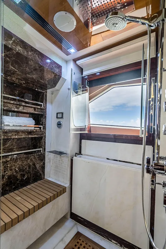 2011 Benetti 121