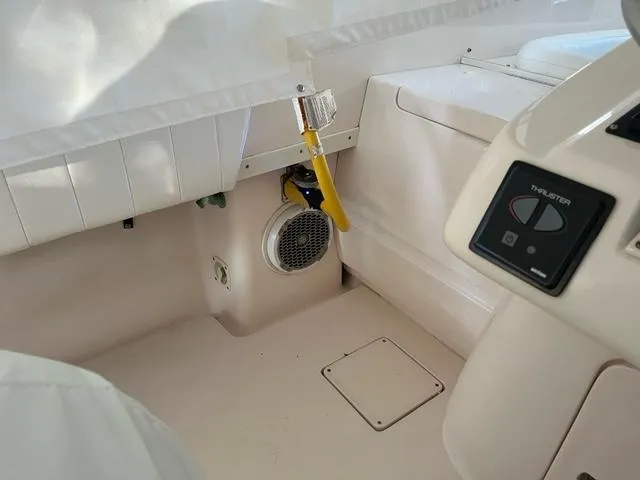 2000 Intrepid 366 Cuddy