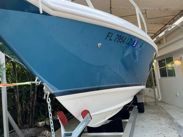 2000 Intrepid 366 Cuddy