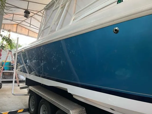 2000 Intrepid 366 Cuddy