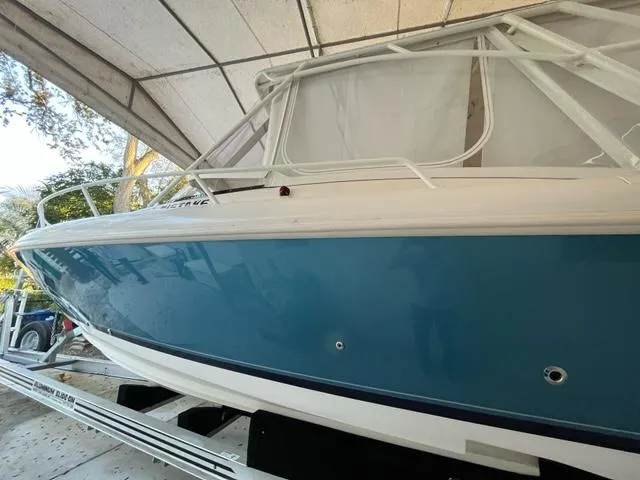2000 Intrepid 366 Cuddy