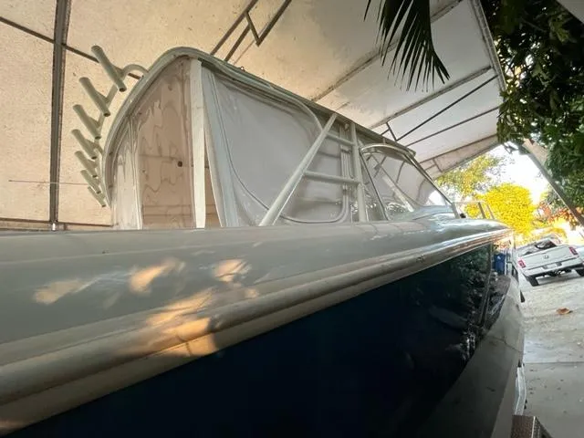 2000 Intrepid 366 Cuddy