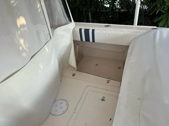 2000 Intrepid 366 Cuddy