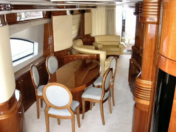 2003 Azimut 80 Carat
