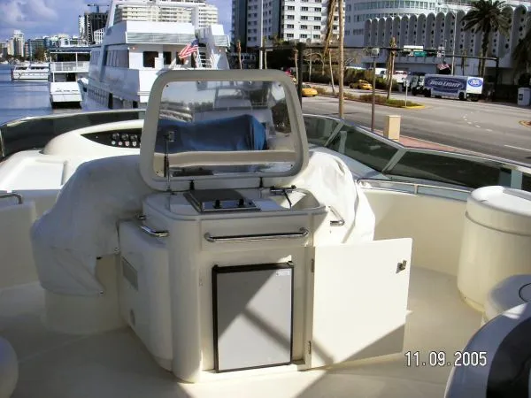2003 Azimut 80 Carat
