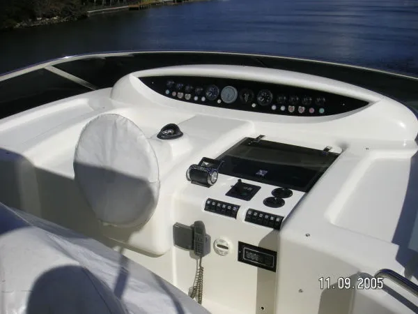 2003 Azimut 80 Carat