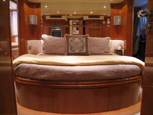 2003 Azimut 80 Carat