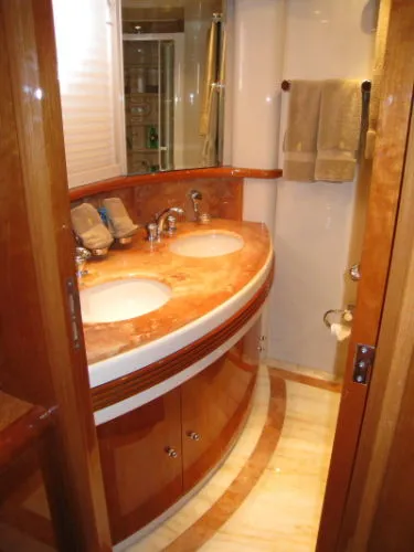 2003 Azimut 80 Carat