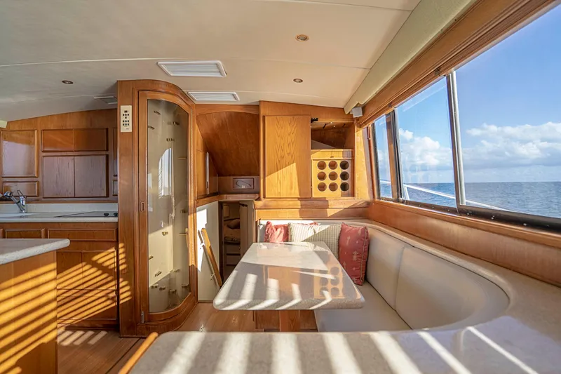 1989 Bertram Sport Fisherman