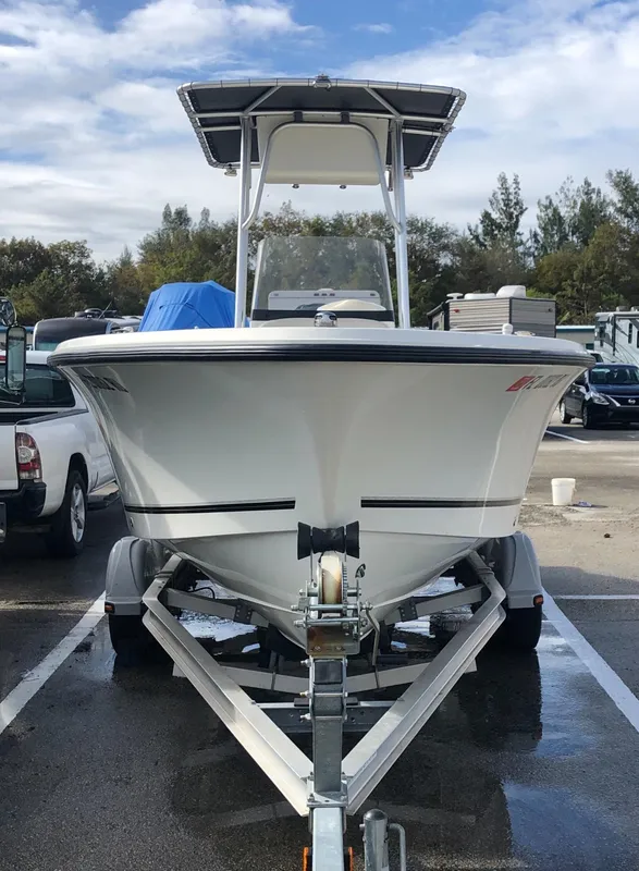 2017 Mako 204 Center Console
