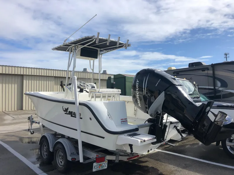2017 Mako 204 Center Console