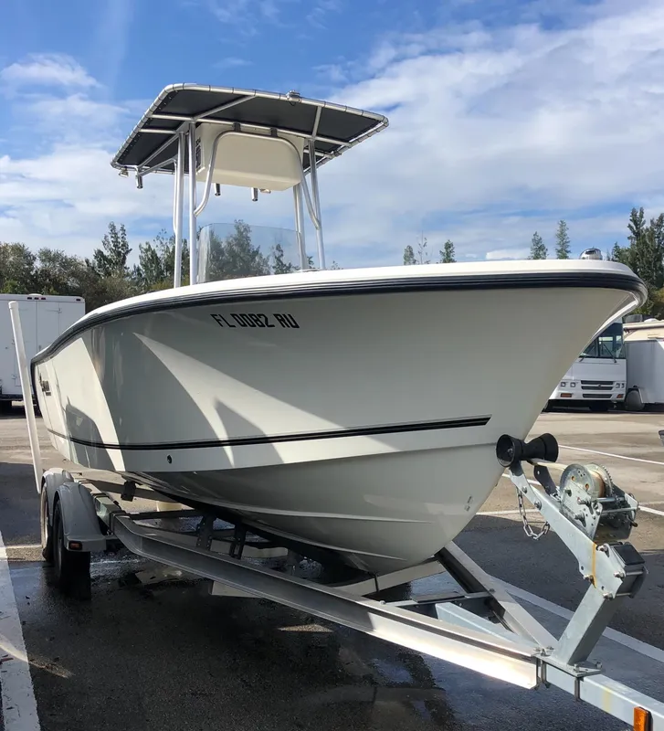2017 Mako 204 Center Console