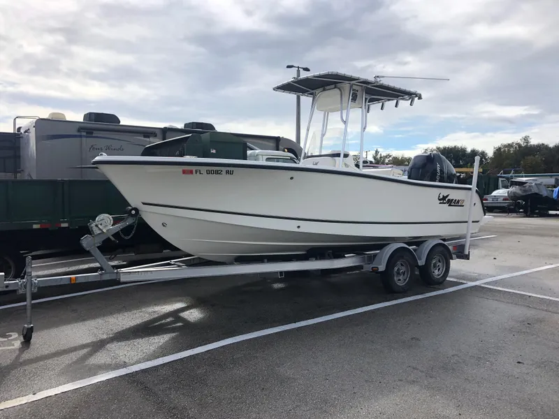2017 Mako 204 Center Console