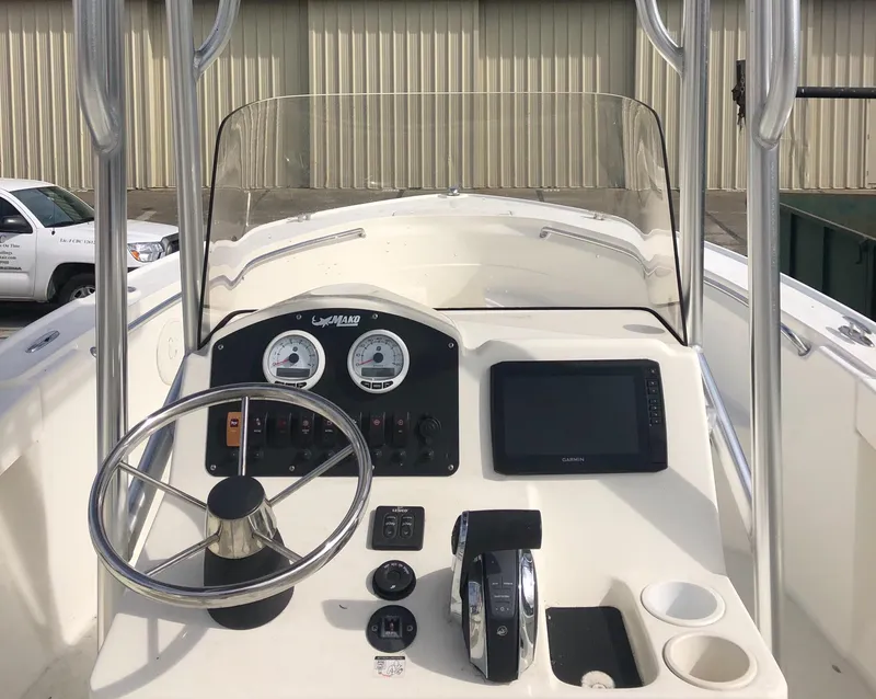 2017 Mako 204 Center Console