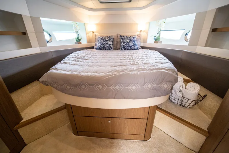 2017 Beneteau Gran Turismo 49