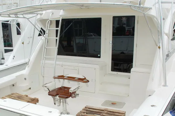 2002 Bertram FULL TOWER