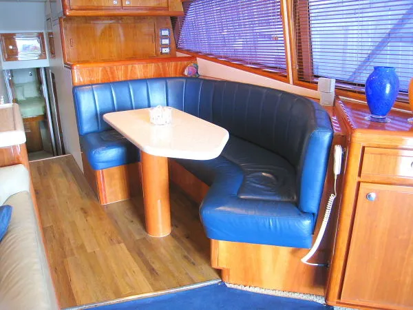 2002 Bertram FULL TOWER
