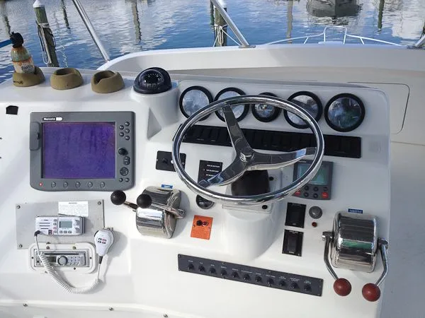 2004 Luhrs Convertible