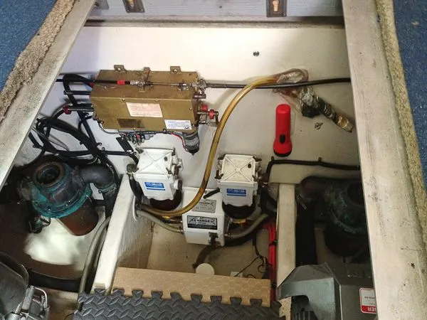 2004 Luhrs Convertible