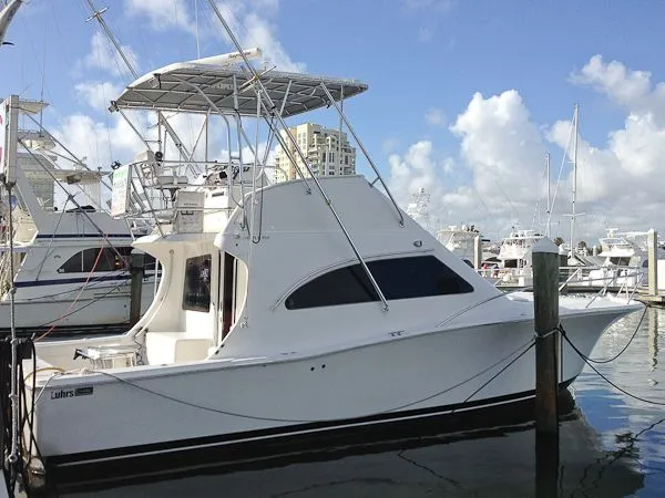 2004 Luhrs Convertible