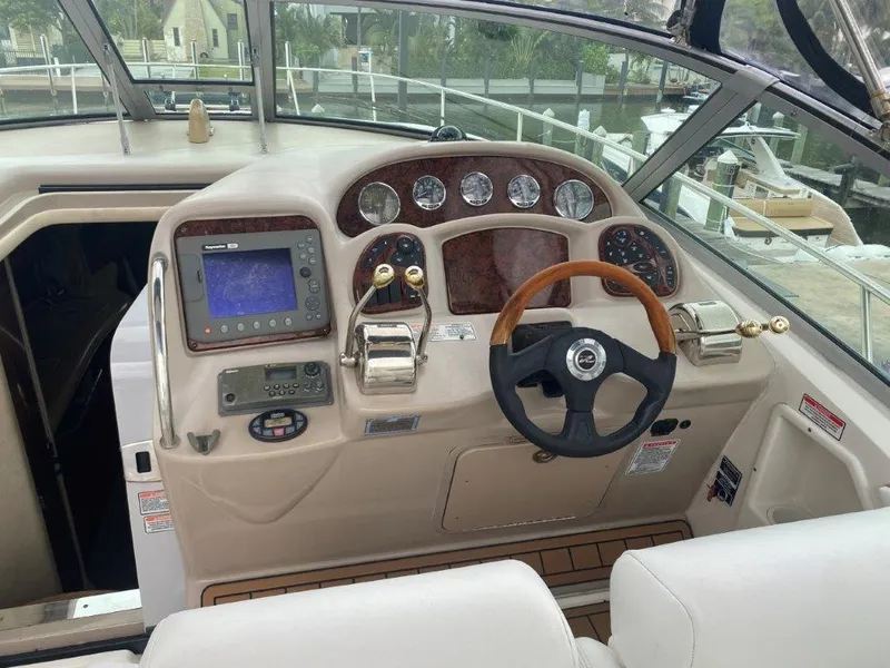 2005 Sea Ray Sundancer 320