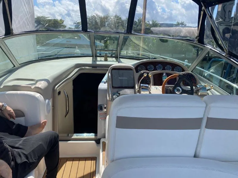 2005 Sea Ray Sundancer 320