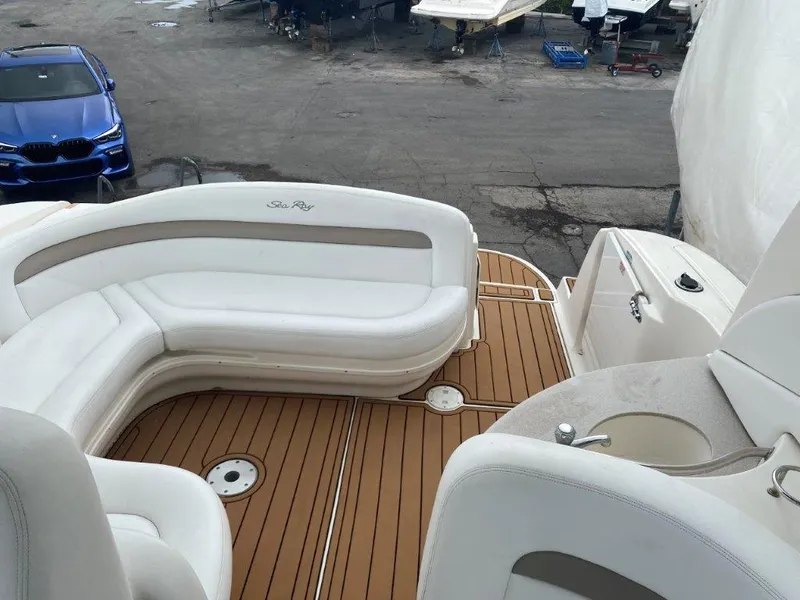 2005 Sea Ray Sundancer 320