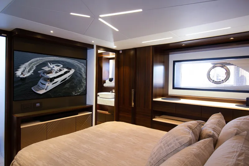 2022 Sunseeker MANHATTAN