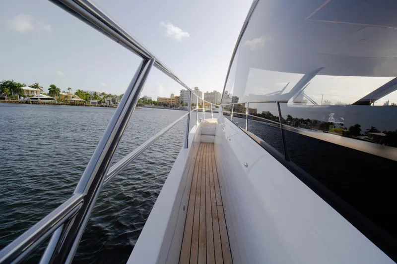 2022 Sunseeker MANHATTAN