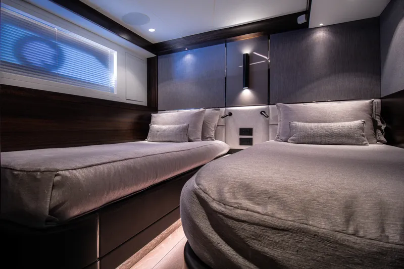 2022 Sunseeker MANHATTAN